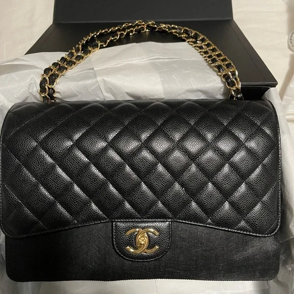 Authentic Chanel Timeless Classic Maxi DoubleFlap Caviar Leather w/Gold hardware - Picture 2 of 14